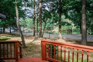 featured image of 1 Los Lagos Blvd