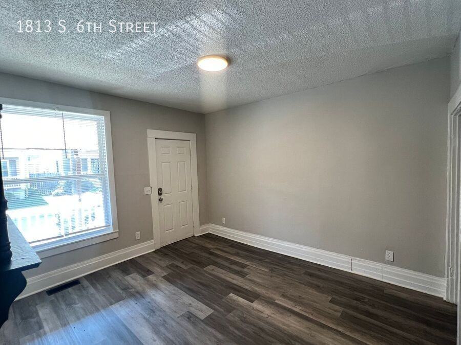 1813 S 6th St - Photo 3 of 13