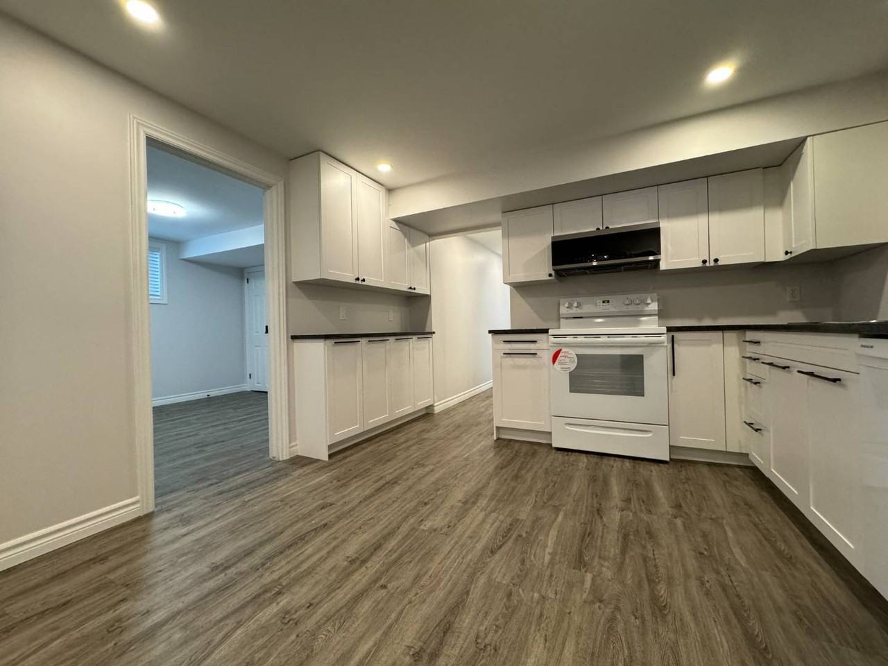 74 Peel St - Photo 2 of 12