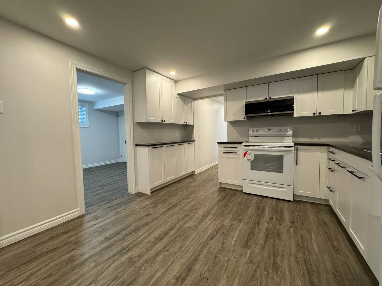 74 Peel St - Photo 3 of 12