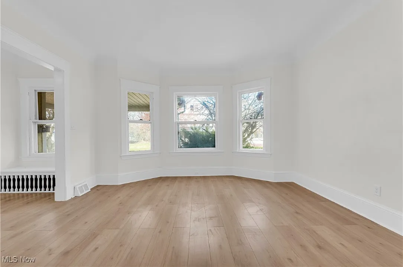 7218 Lawnview Ave - Photo 5 of 13