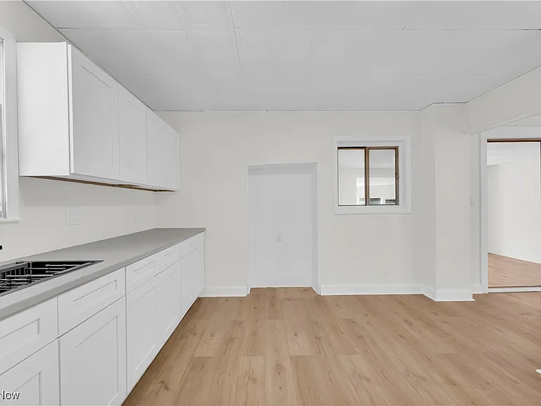 7218 Lawnview Ave - Photo 7 of 13