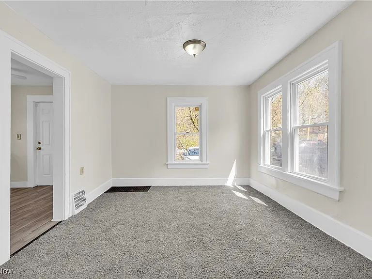 201 Alberti Ct - Photo 5 of 10