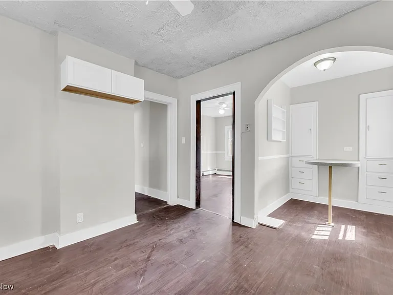 908 Stadelman Ave - Photo 7 of 10