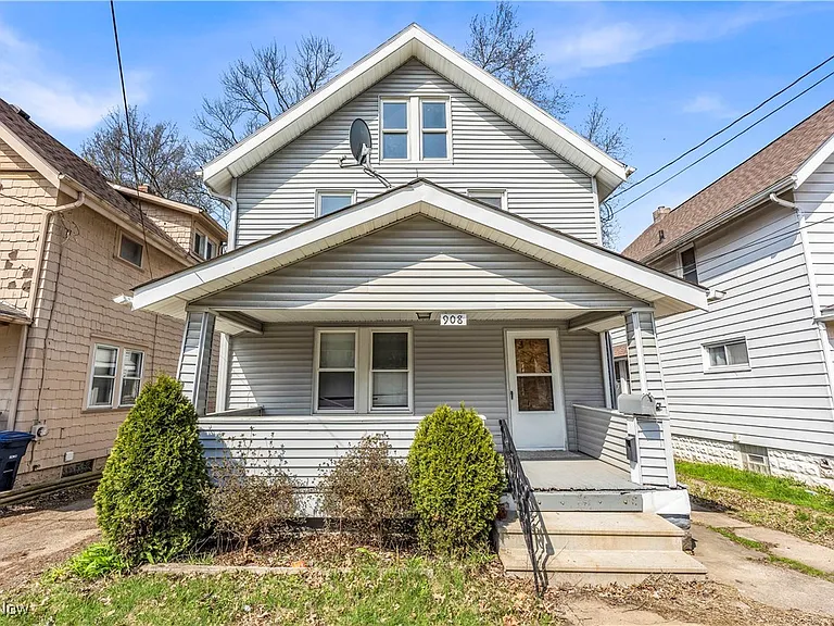 908 Dayton St - Photo 7 of 12