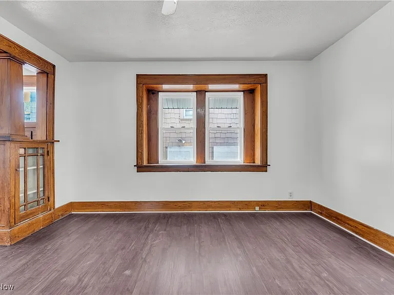 908 Dayton St - Photo 5 of 12