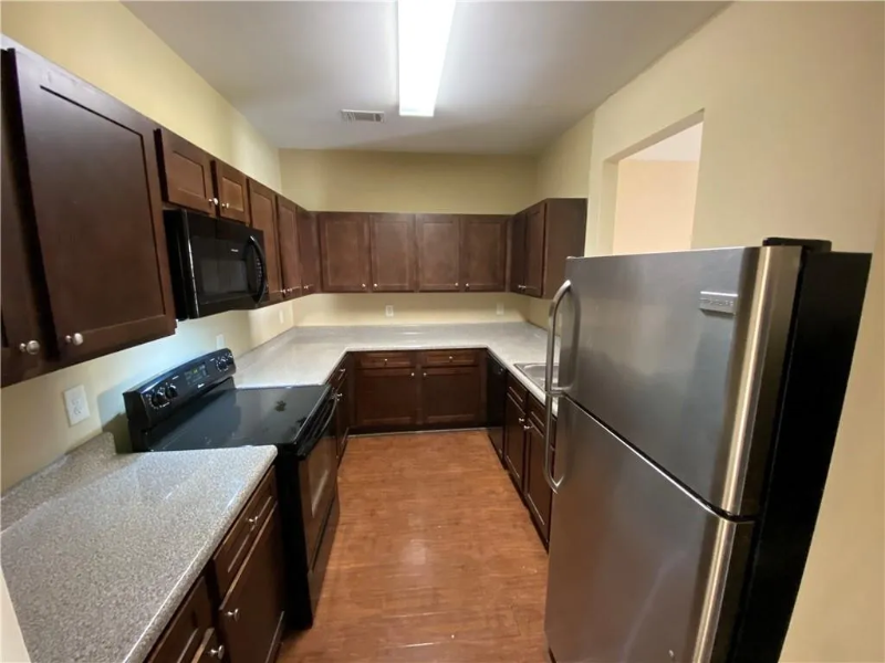 3035 Bonnes Dr - Photo 3 of 14