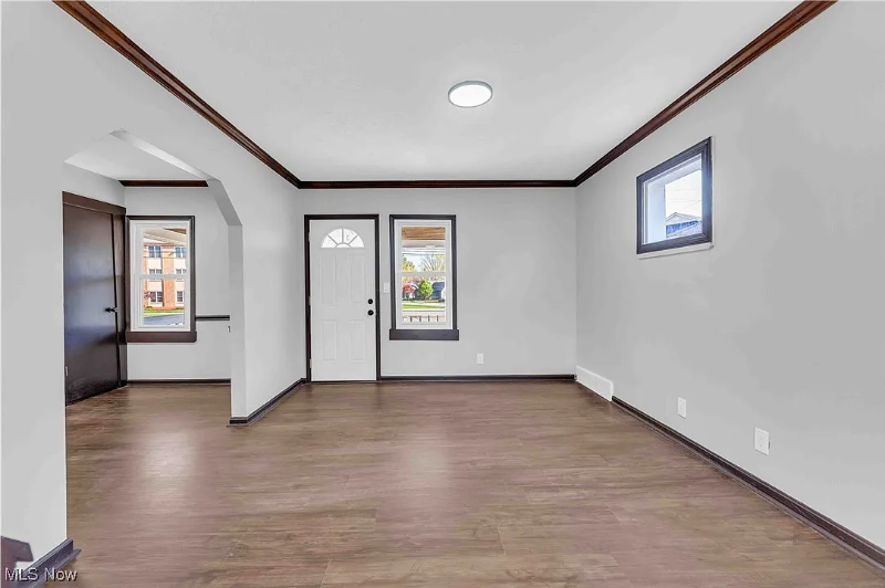 135 W Bagley Rd - Photo 5 of 13