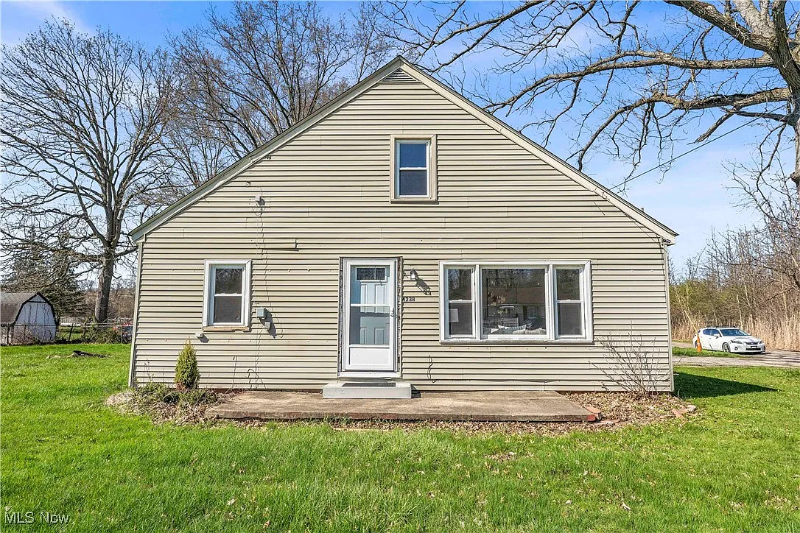 4238 Laurel Rd - Photo 4 of 13