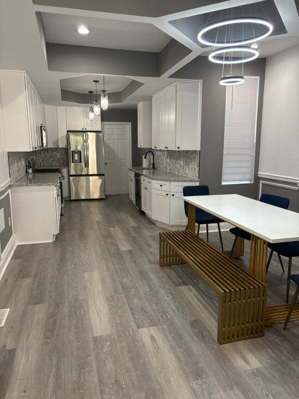 1729 N Caroline St - Photo 4 of 20