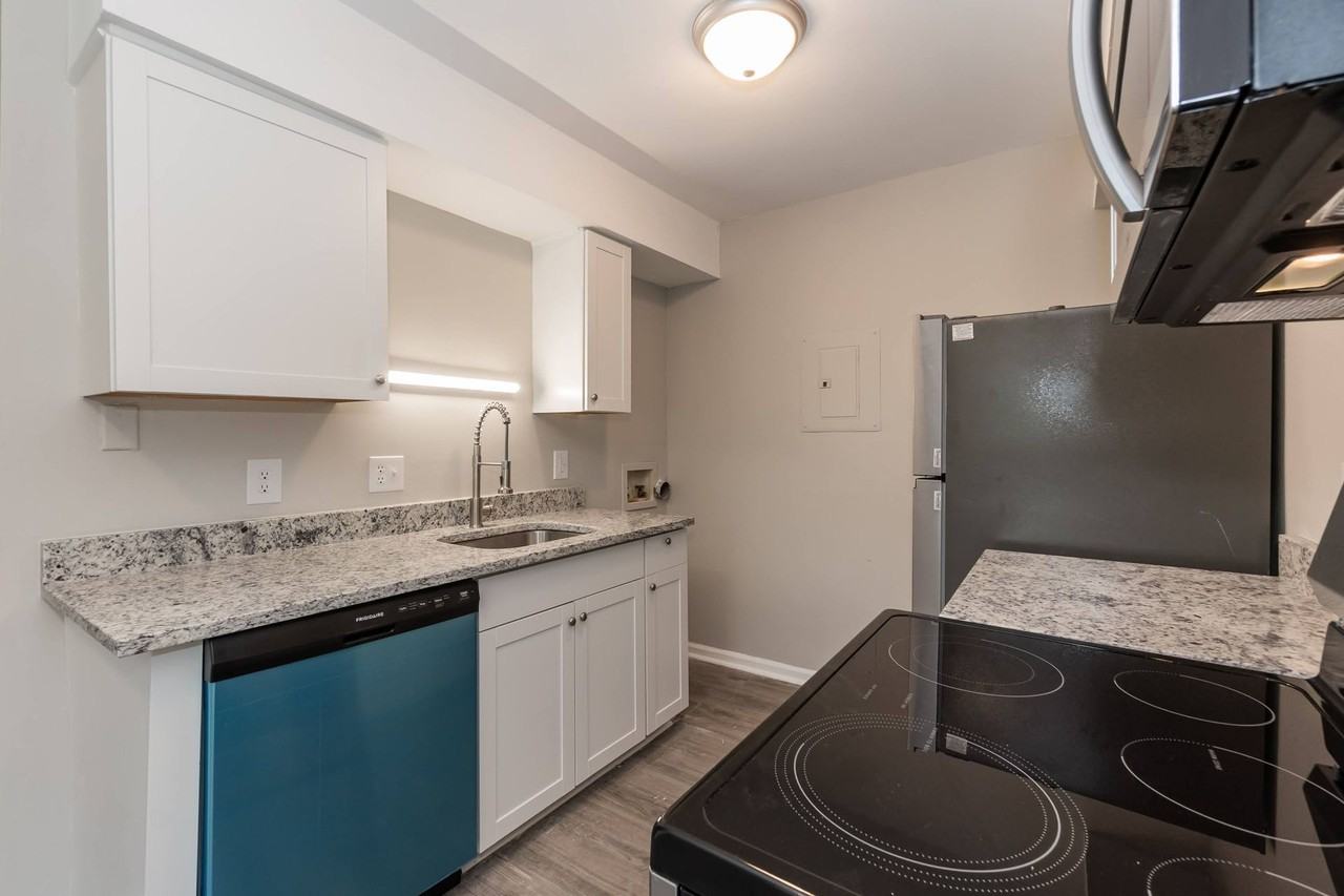 Delmont Townes - Photo 4 of 50