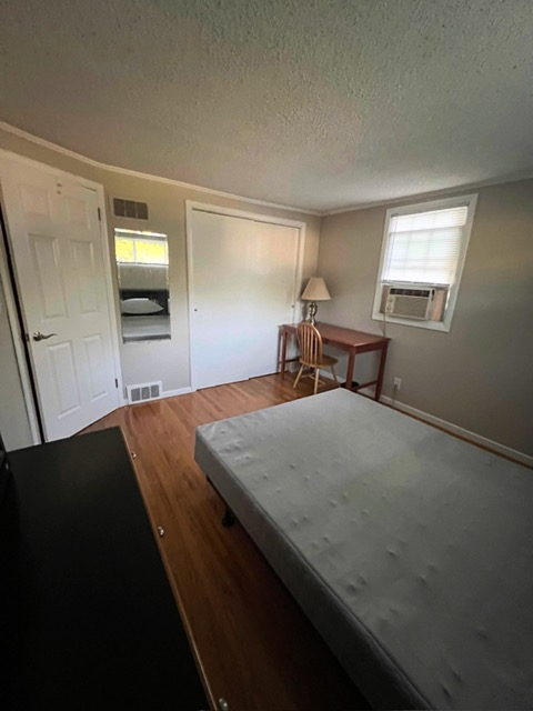 240 Greenaway Drive - Photo 2 of 22