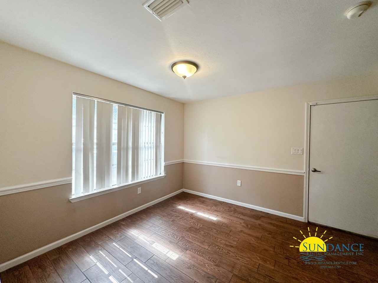 624 Lloyd St - Photo 6 of 17