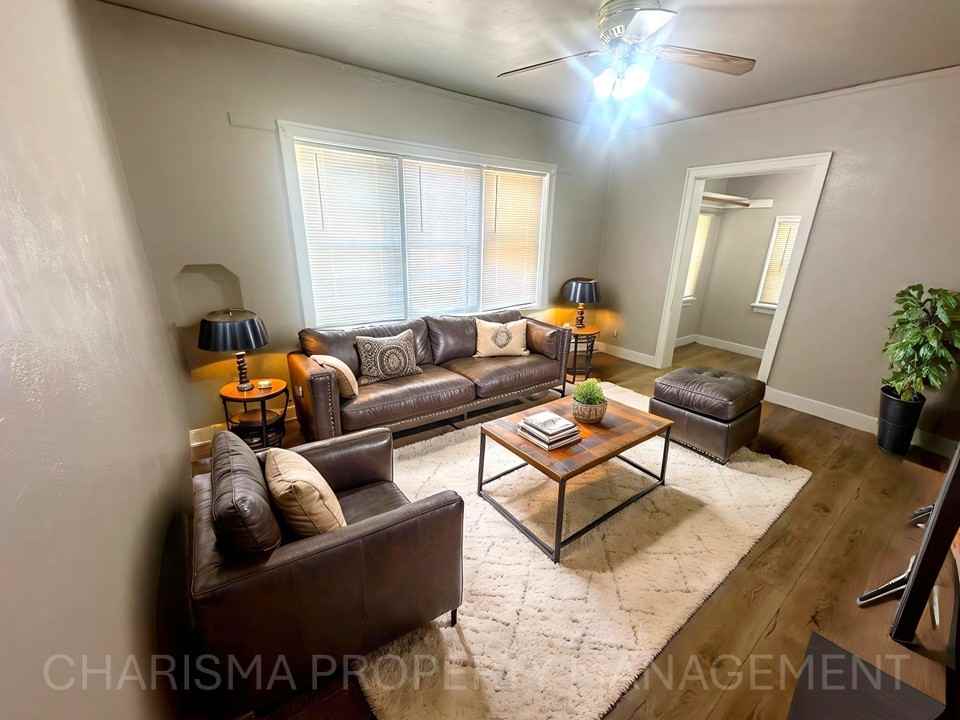 1229 E 8th St #1229 - Photo 3 of 21