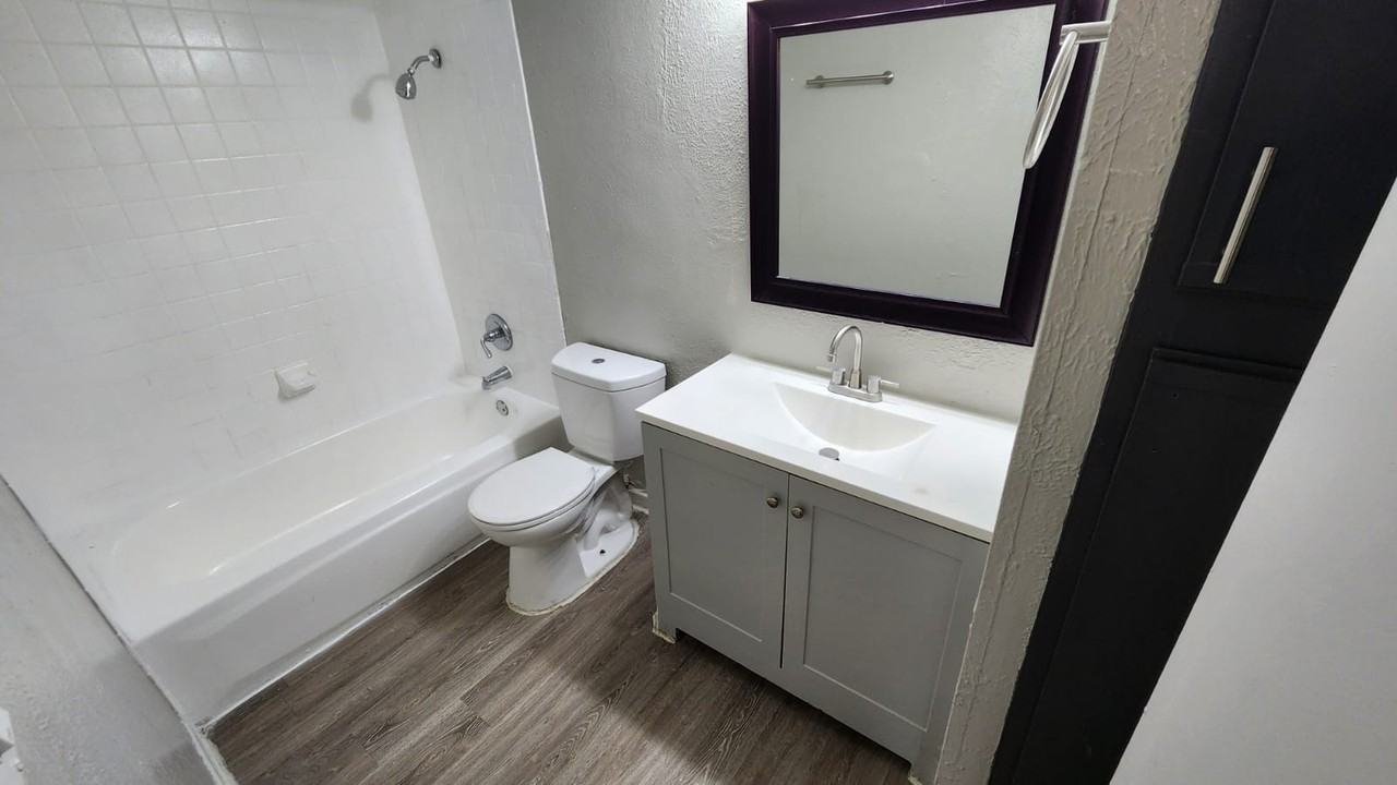 3550 E Overton Rd #11 - Photo 4 of 14