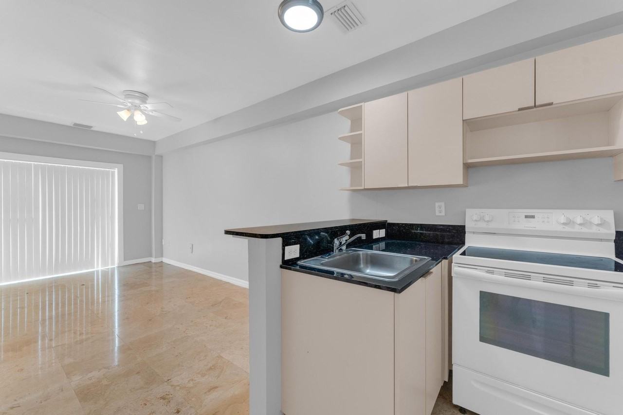 1421 SW 3rd Street - Photo 3 of 47