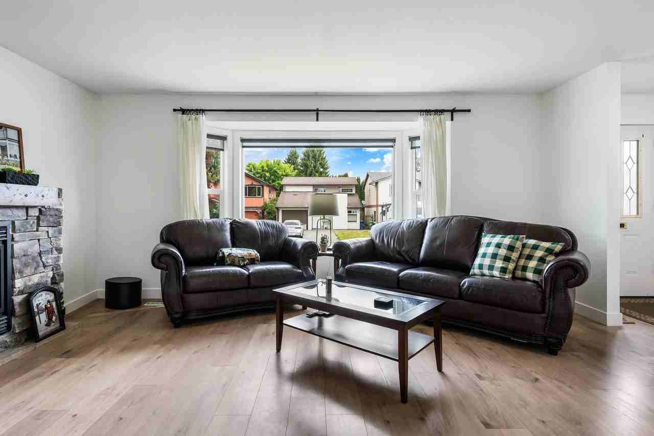 45448 Meadowbrook Drive - Photo 2 of 29