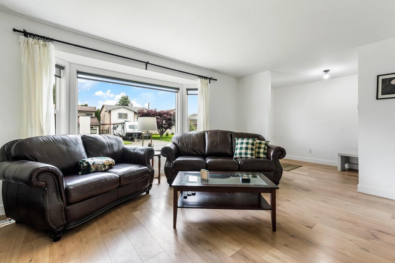 45448 Meadowbrook Drive - Photo 3 of 29