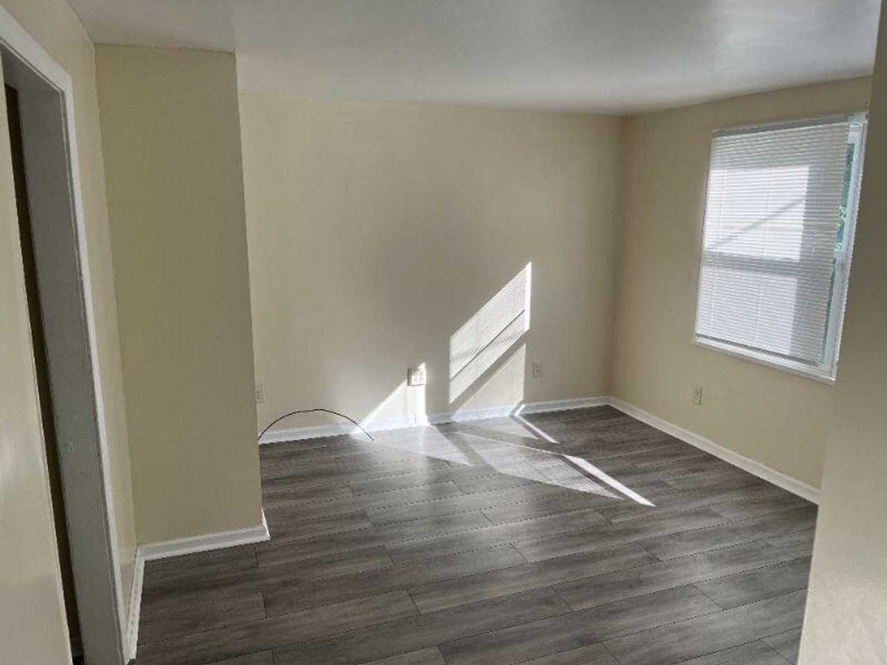 1731 N Franklin Pl - Photo 4 of 5