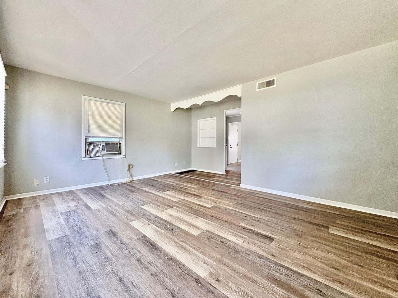 1513 Wilber St - Photo 2 of 11