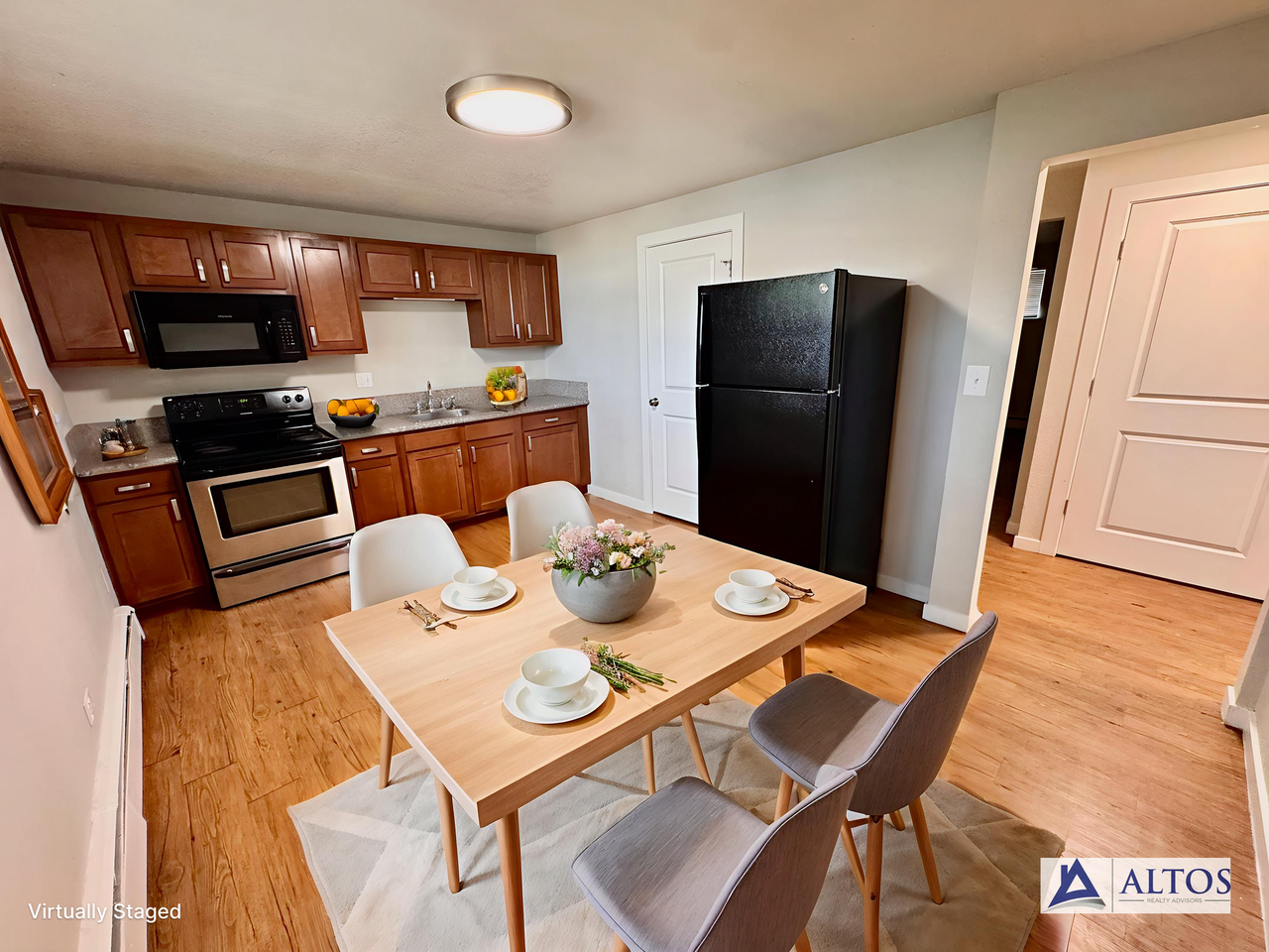 285 S Jay Street - Photo 4 of 39