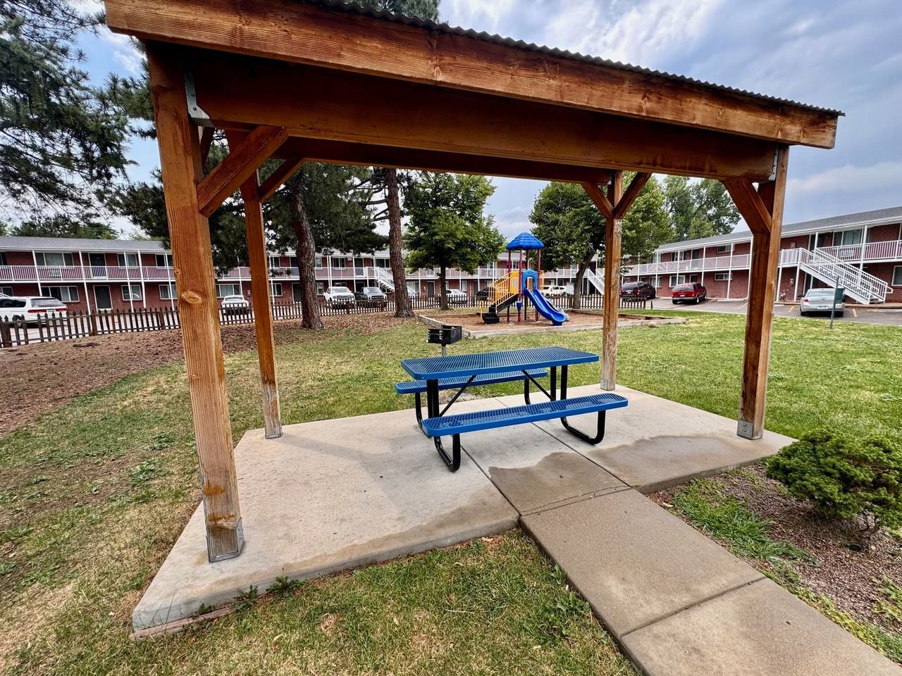 285 S Jay Street - Photo 6 of 39