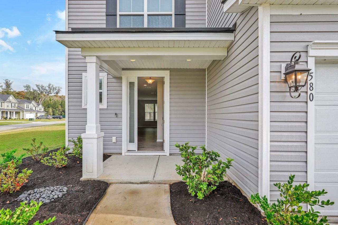 580 Waybridge Way - Photo 2 of 40