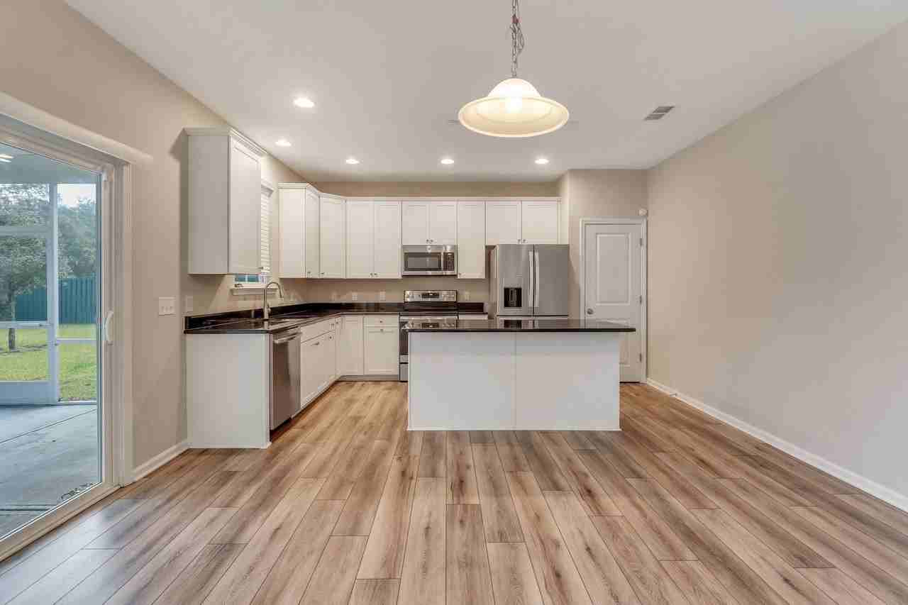 580 Waybridge Way - Photo 7 of 40