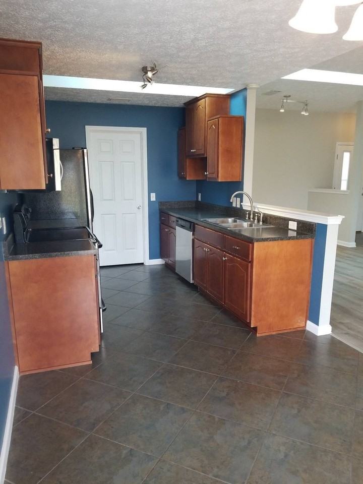 2915 Cedars Xing - Photo 3 of 24