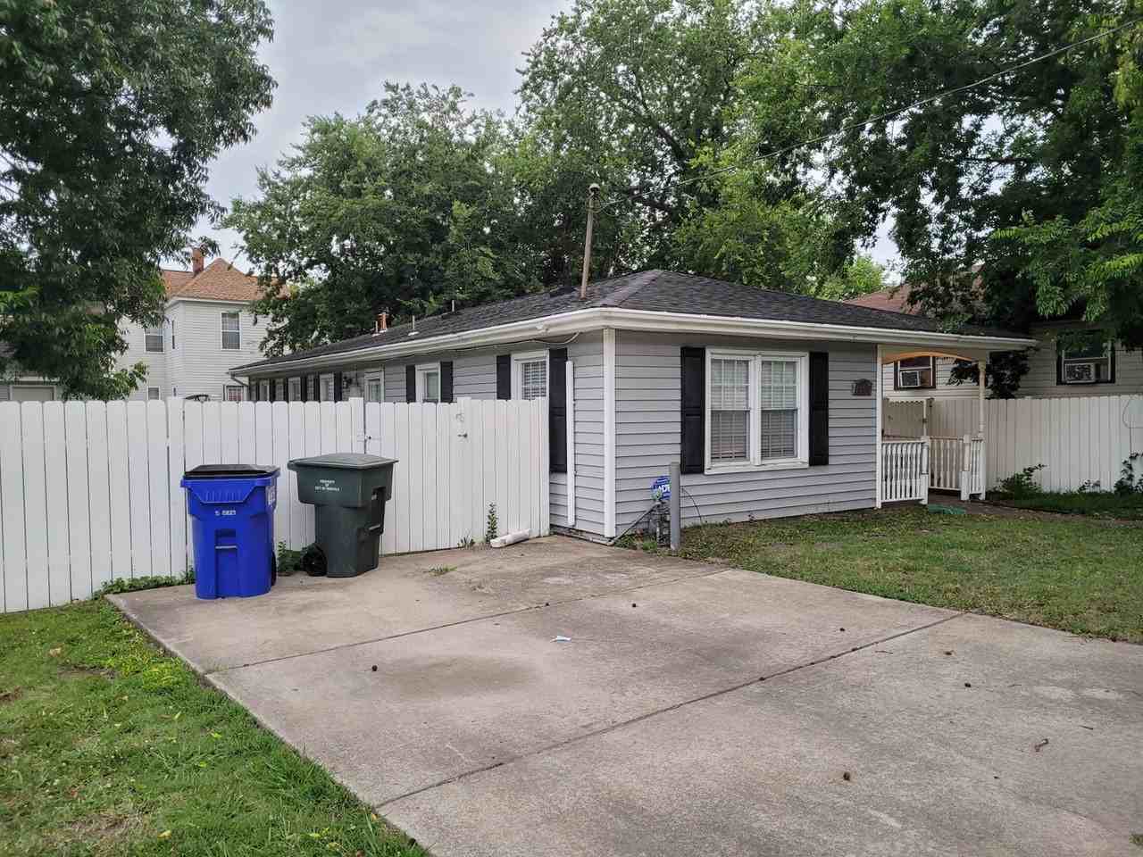 1305 W 37th St - Photo 3 of 20