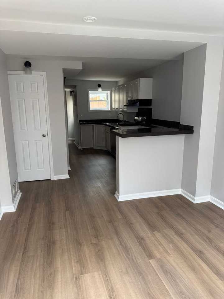 229 S Durham St - Photo 2 of 11