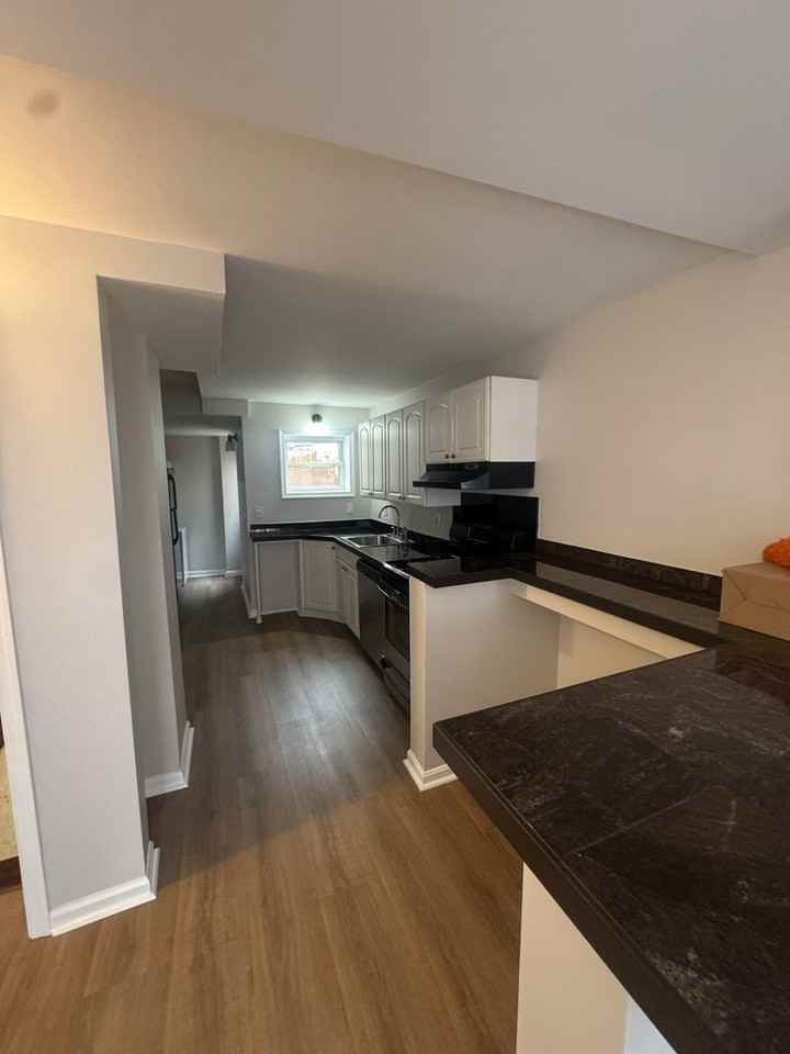 229 S Durham St - Photo 3 of 11