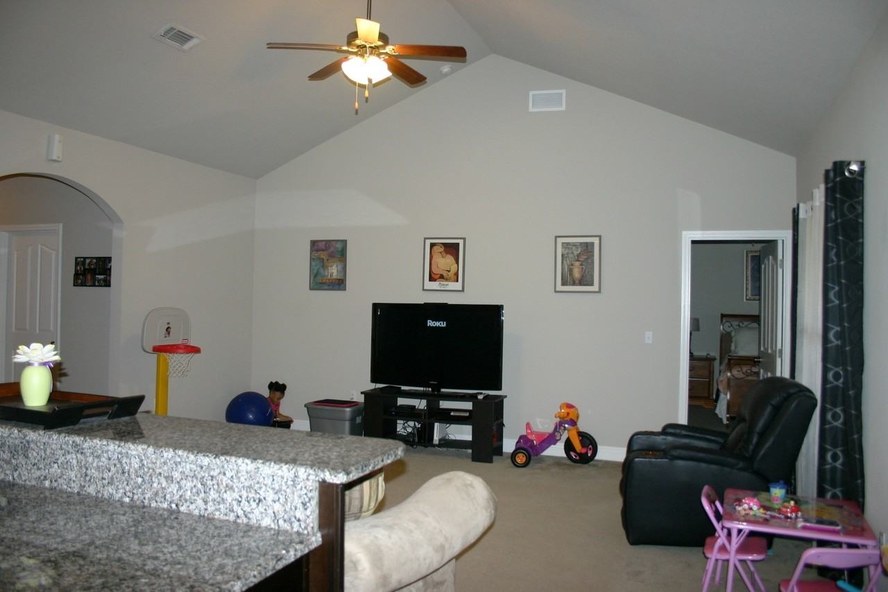 658 Red Fern Rd - Photo 4 of 20