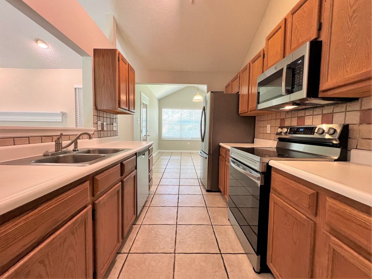 6017 Tennyson Dr - Photo 4 of 24