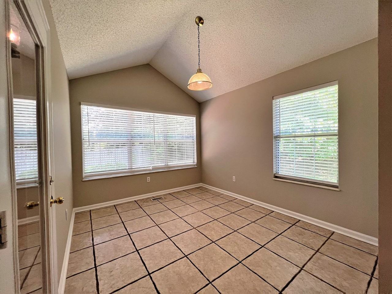 6017 Tennyson Dr - Photo 6 of 24