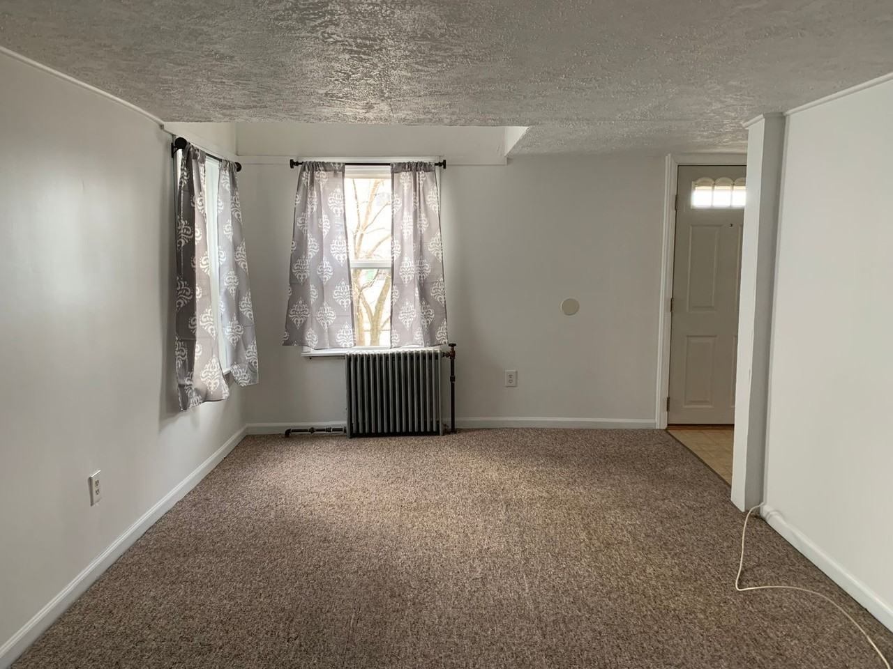 28 S Queen St - Photo 7 of 26