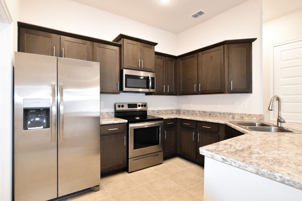 15975 Nw 123rd Ave - Photo 5 of 16