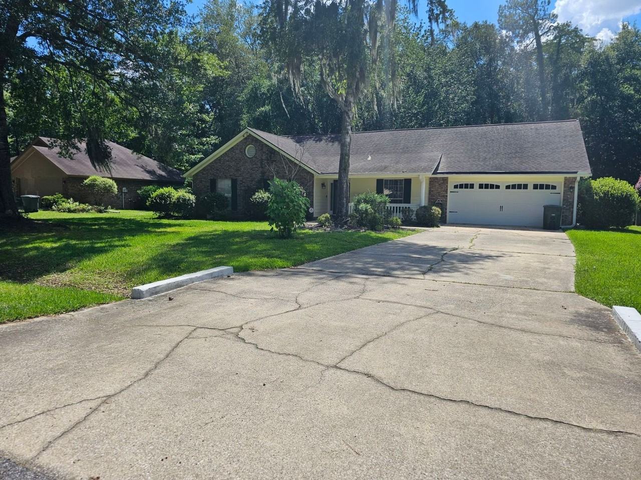 405 Club Dr - Photo 2 of 20