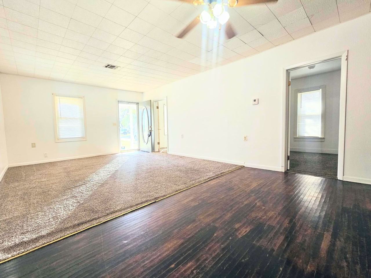 1136 E 7th Ave - Photo 3 of 14