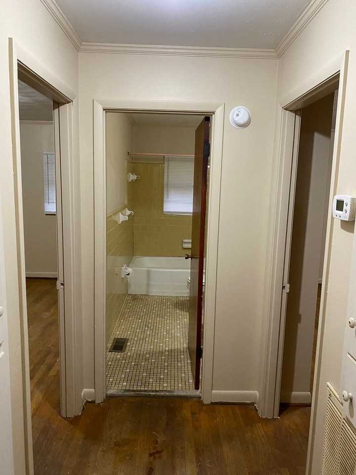 501 Williams St - Photo 4 of 11