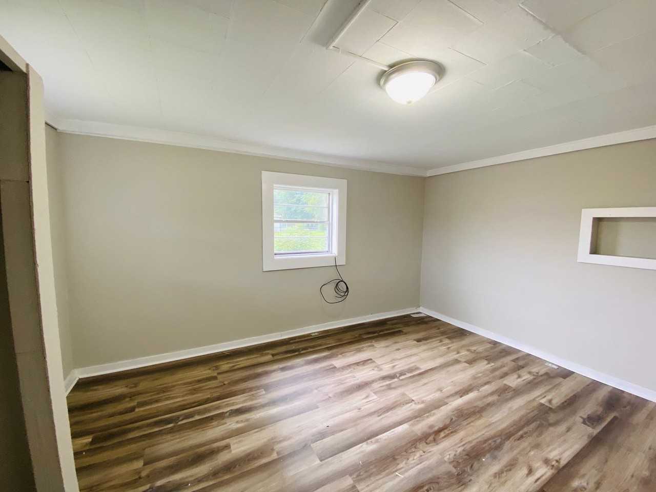 403 Woodward Ave Nw - Photo 4 of 4