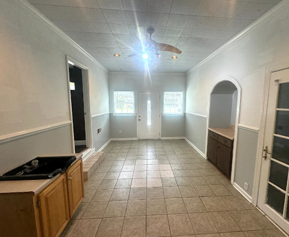 1110 Finley St Sw - Photo 2 of 8