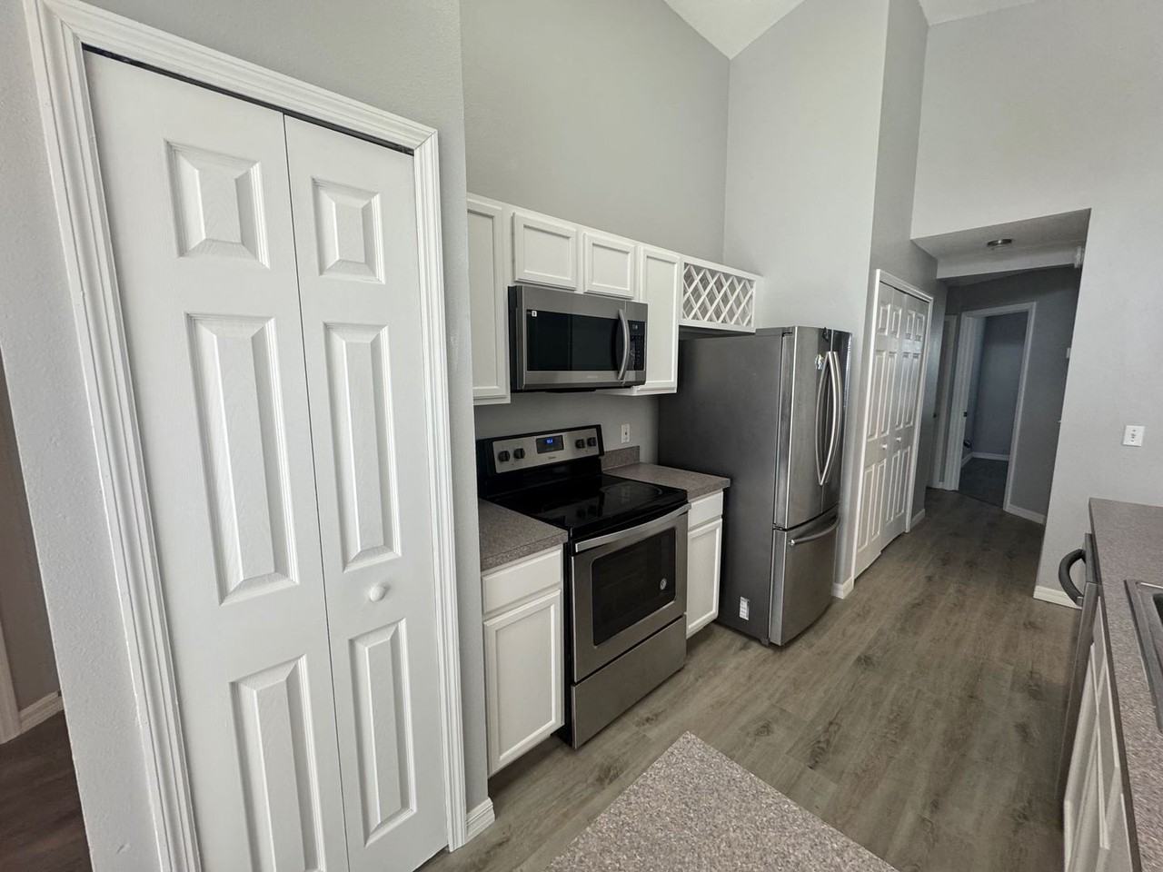 158 Aylesbury Ln - Photo 5 of 32