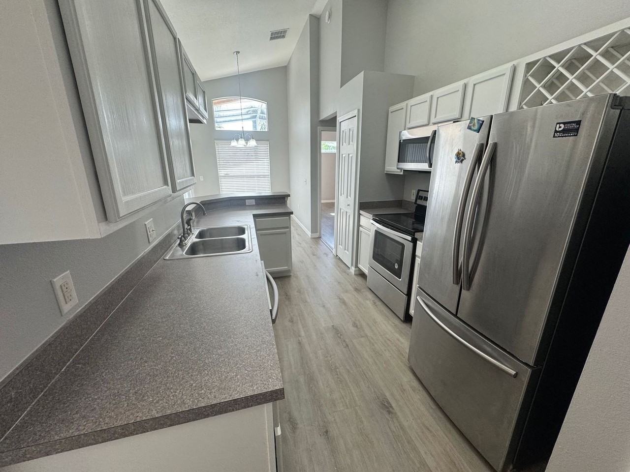 158 Aylesbury Ln - Photo 6 of 32