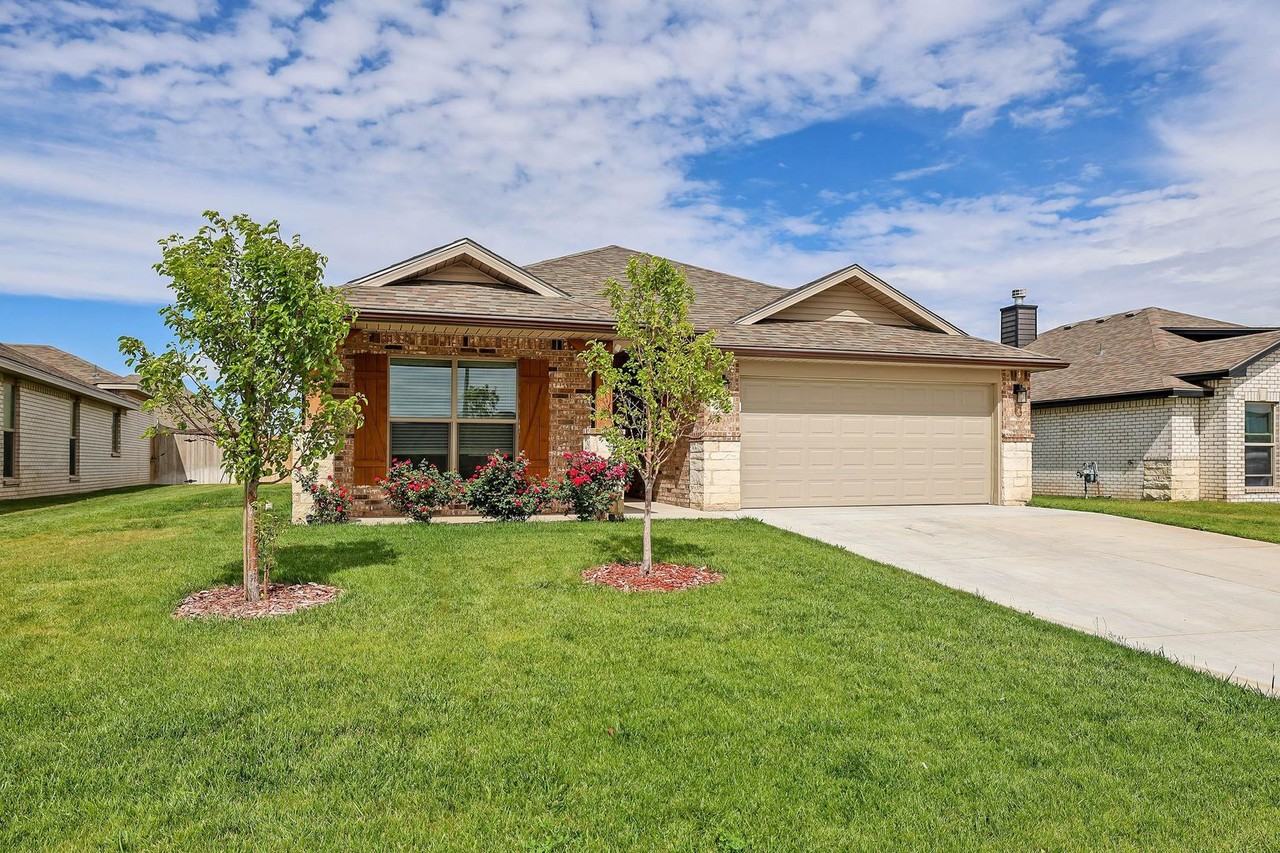 7811 Bellamy Dr - Photo 2 of 24