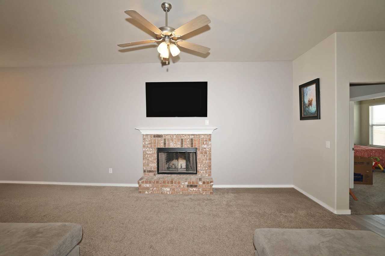 7811 Bellamy Dr - Photo 6 of 24