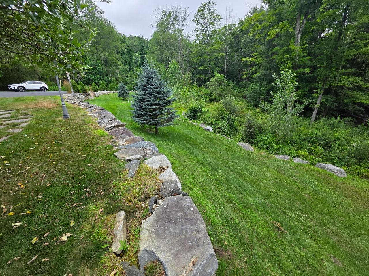 3 Laura Ct - Photo 3 of 50