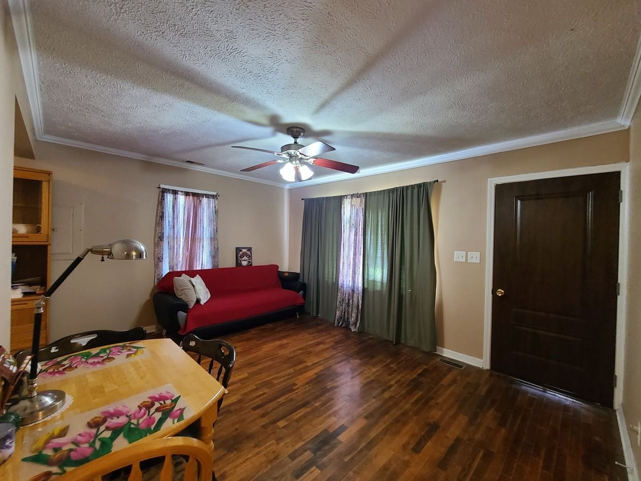 409 Humphrey St - Photo 3 of 10