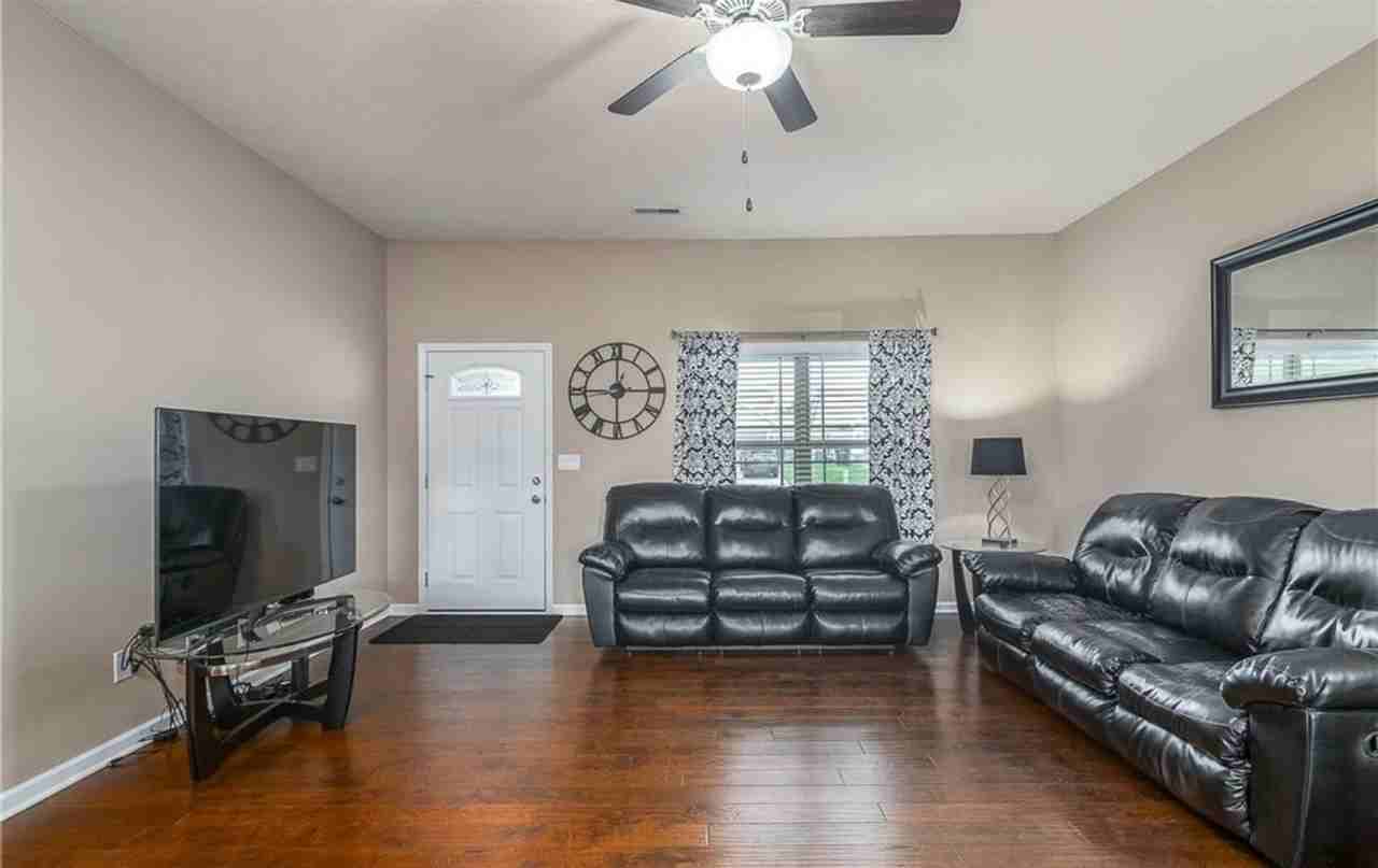 1979 Ramsey Way - Photo 4 of 27