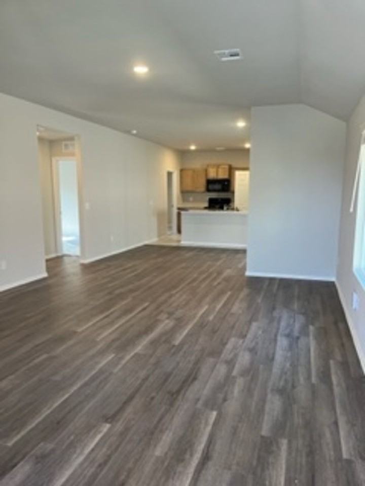 2916 Nw 195th St - Photo 2 of 12